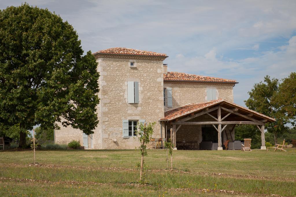 Chambres D'Hotes Domaine De Nazere Avezan Экстерьер фото
