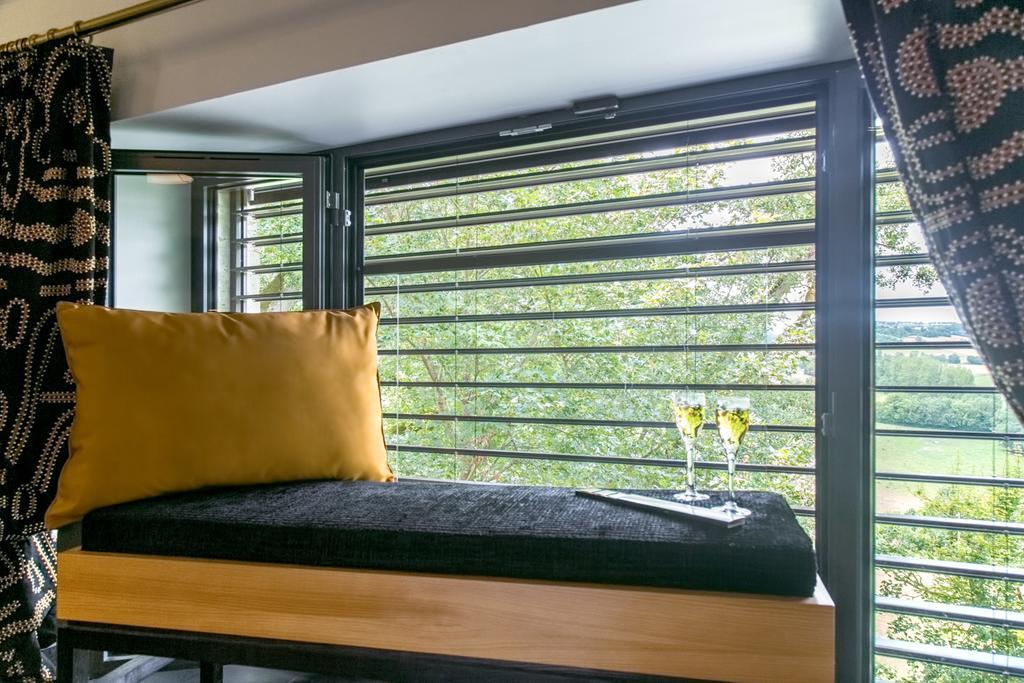 Chambres D'Hotes Domaine De Nazere Avezan Экстерьер фото