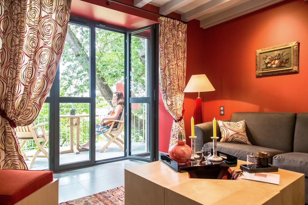 Chambres D'Hotes Domaine De Nazere Avezan Экстерьер фото